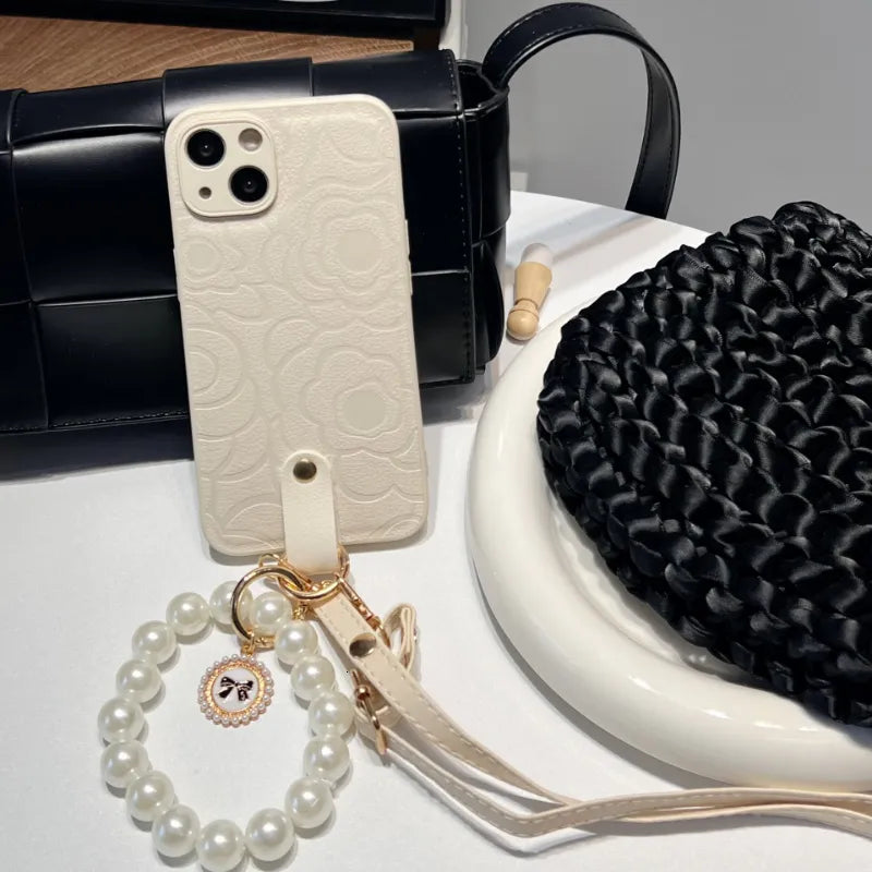 Pearl chain camellia phone case